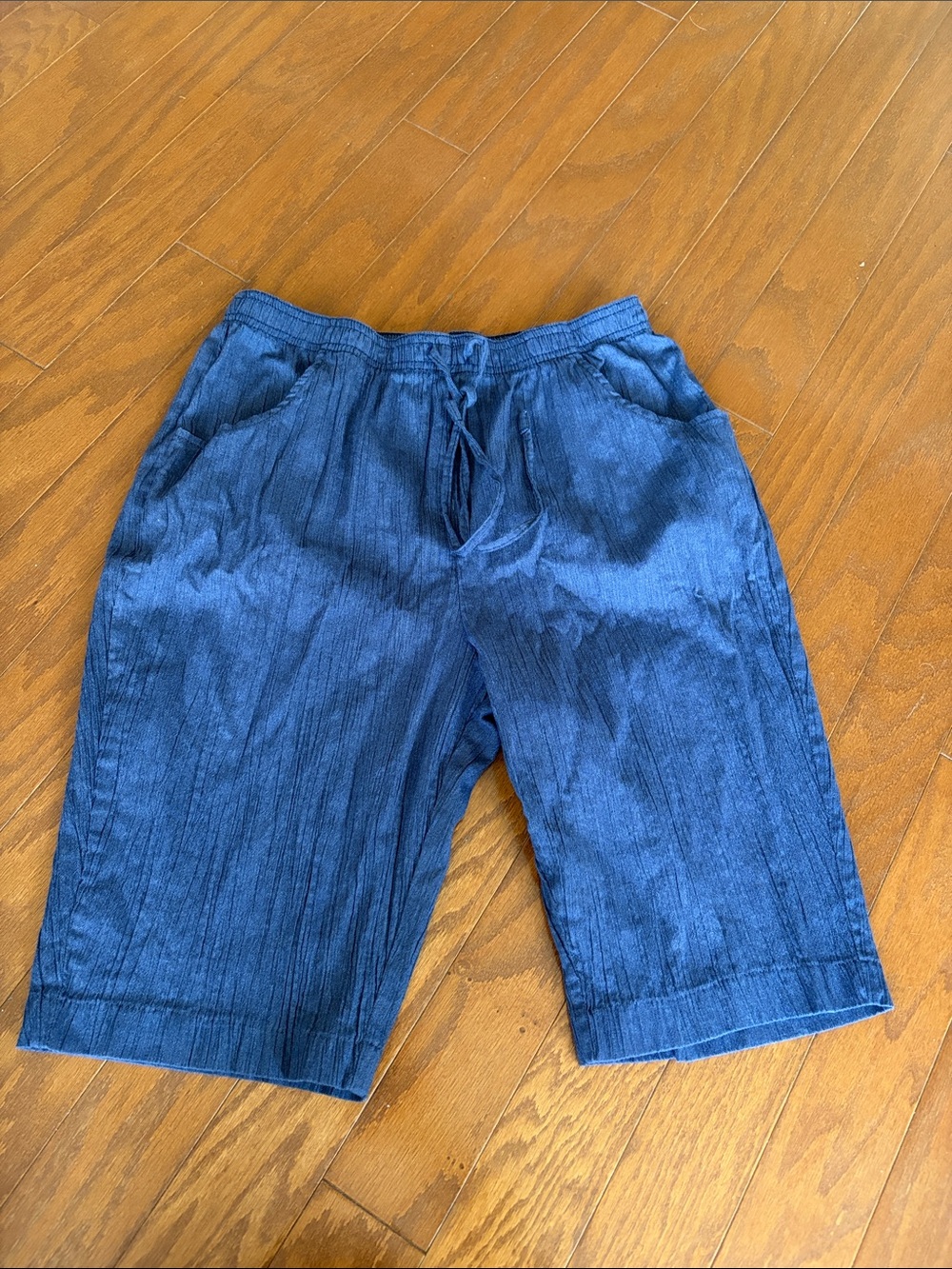 Relaxed Blue Drawstring Capris for Women